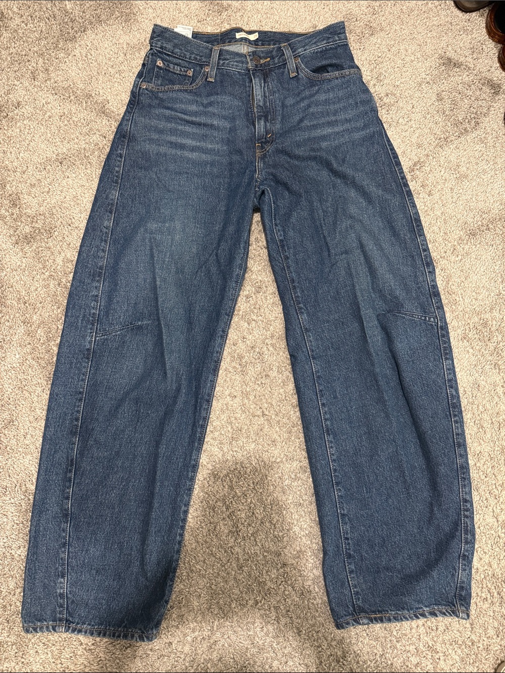 Levi’s Cinch Barrel Jeans in Dark Blue Denim